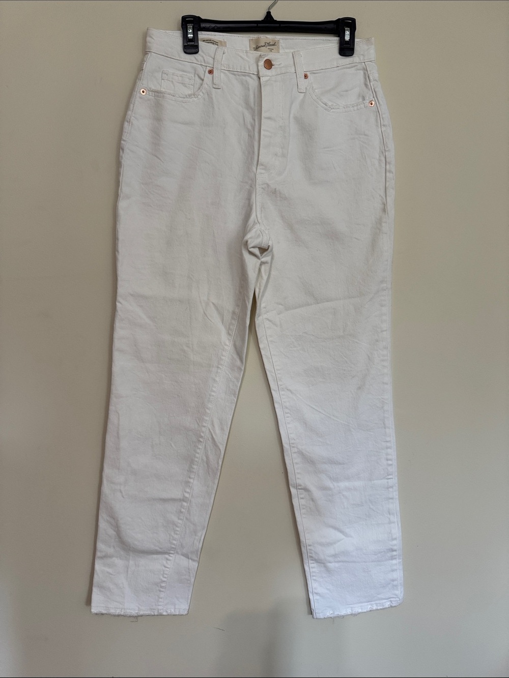 Universal Thread Men's White Slim Straight Jeans